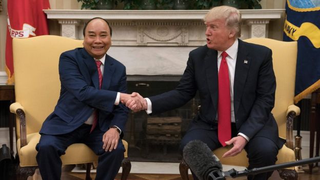 Thủ tướng Việt Nam Nguyễn Xuân Phúc hội đàm với Tổng thống Mỹ Donald Trump tại Nhà Trắng hôm 31/5
